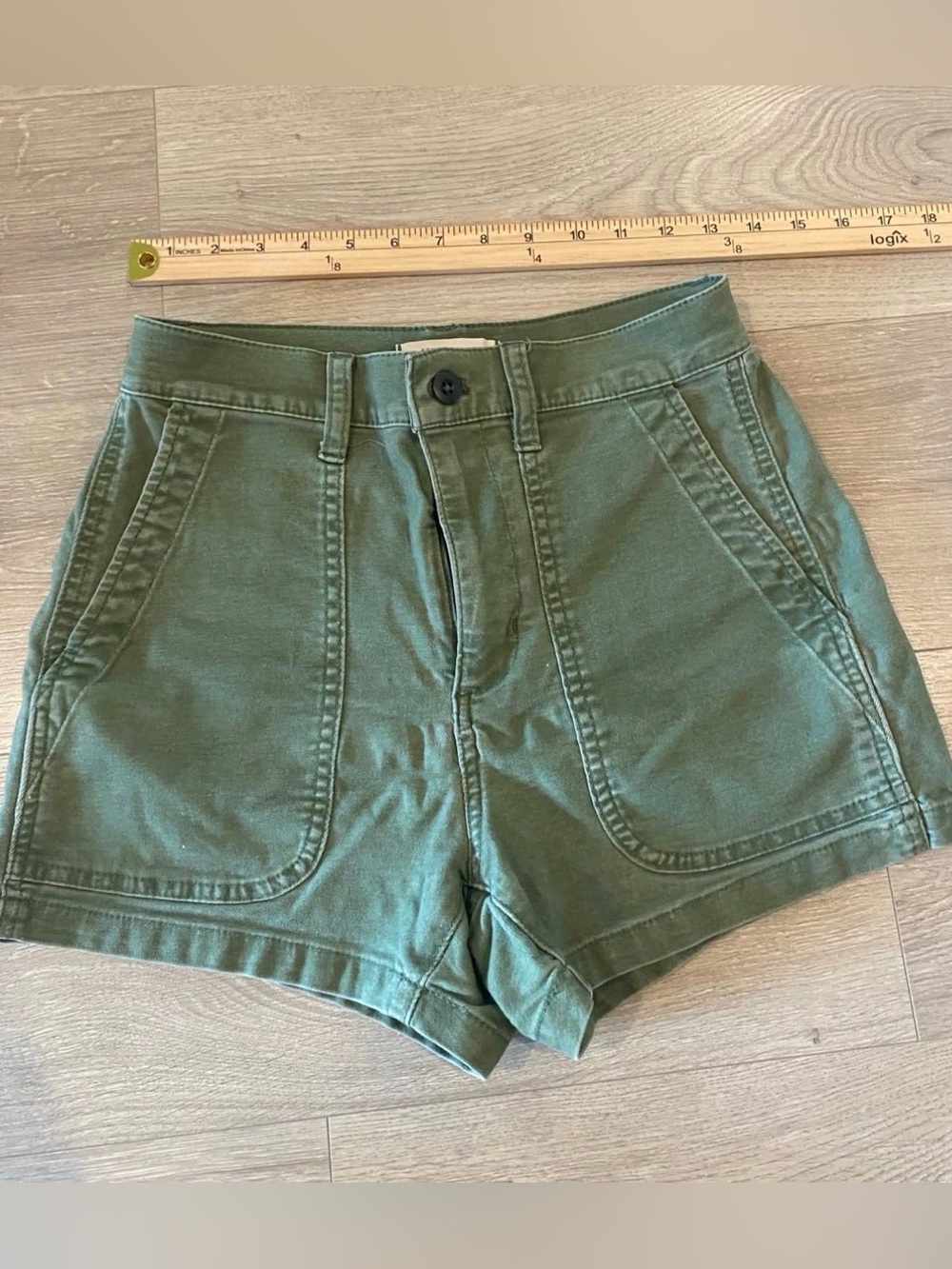 Madewell High-Rise Utility Cotton Shorts in Olive Green - Sz 24